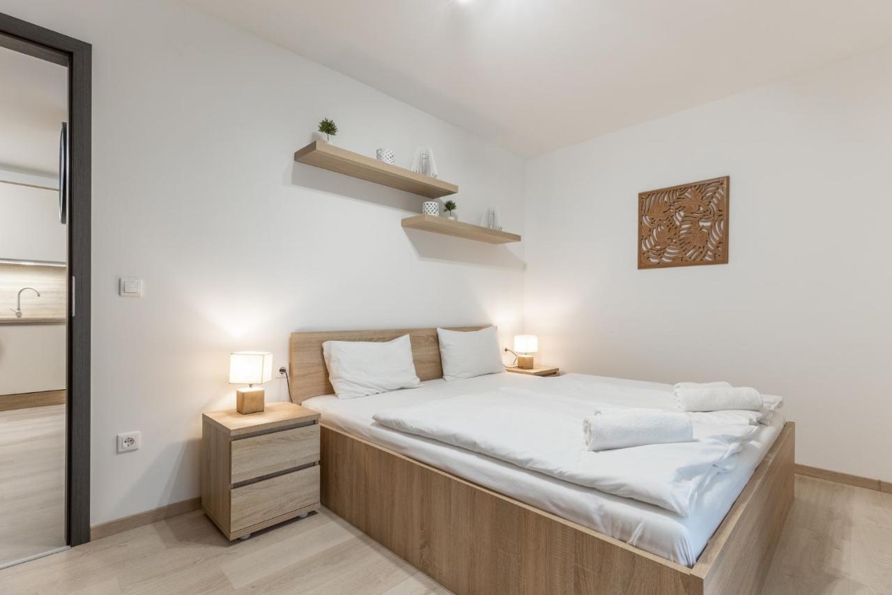 Léda Apartmanok Siófok Extérieur photo