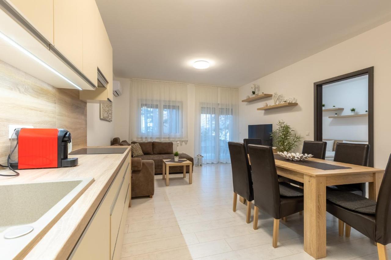 Léda Apartmanok Siófok Extérieur photo